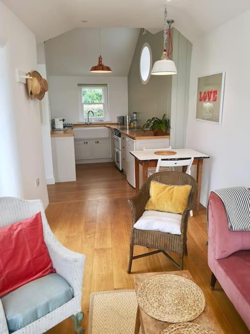 The Little Post House. A Perfect Village Retreat, With Stunning Views. Boscastle Esterno foto