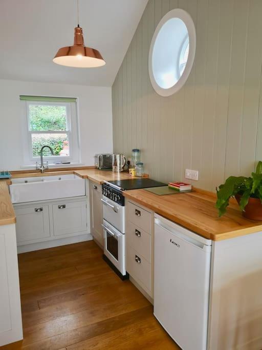 The Little Post House. A Perfect Village Retreat, With Stunning Views. Boscastle Esterno foto