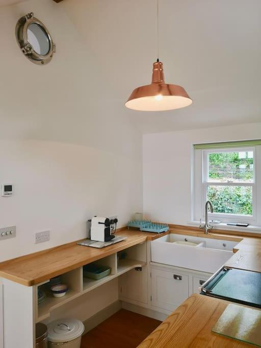 The Little Post House. A Perfect Village Retreat, With Stunning Views. Boscastle Esterno foto